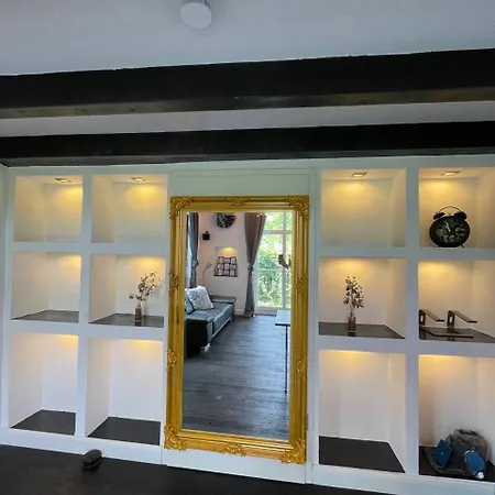 아파트 Bahnhofsoase - Wellness & Am Krufter Bahnhof Kruft